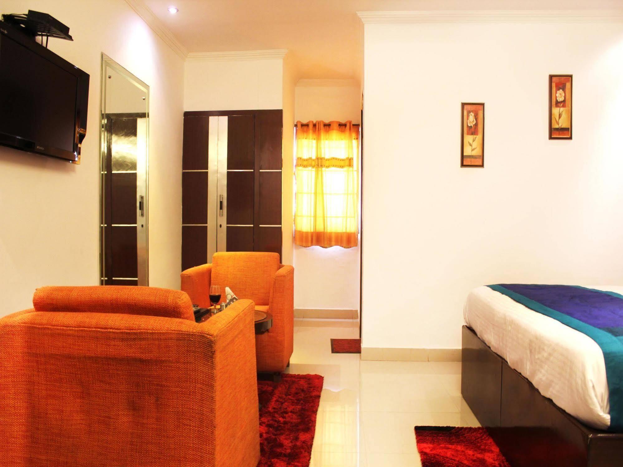 Hotel Rajmandir Faridabad Eksteriør bilde