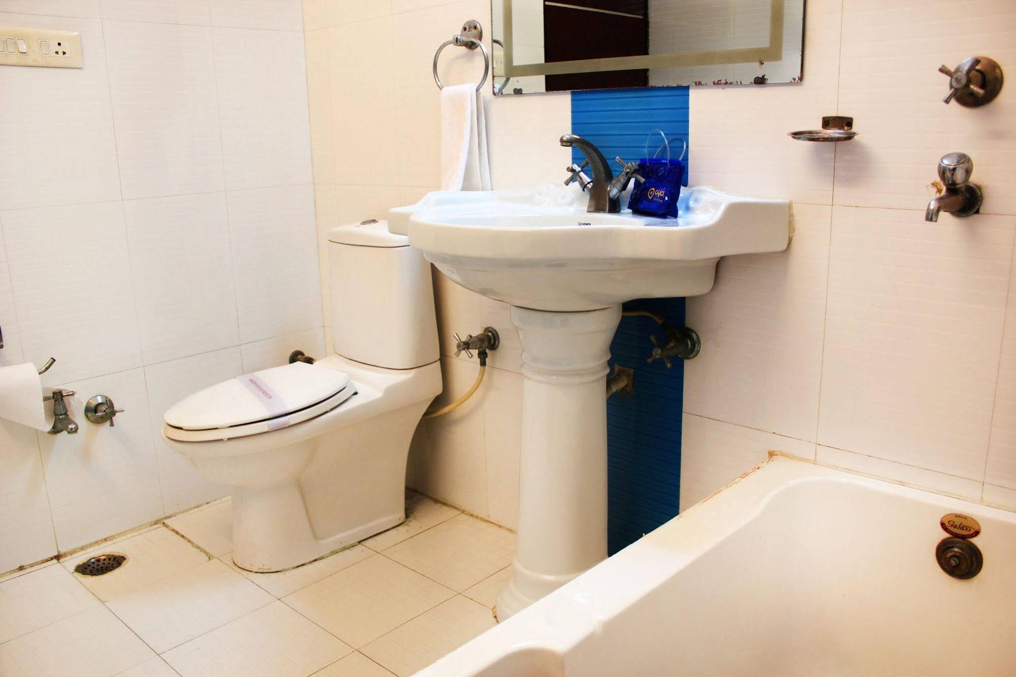 Hotel Rajmandir Faridabad Eksteriør bilde