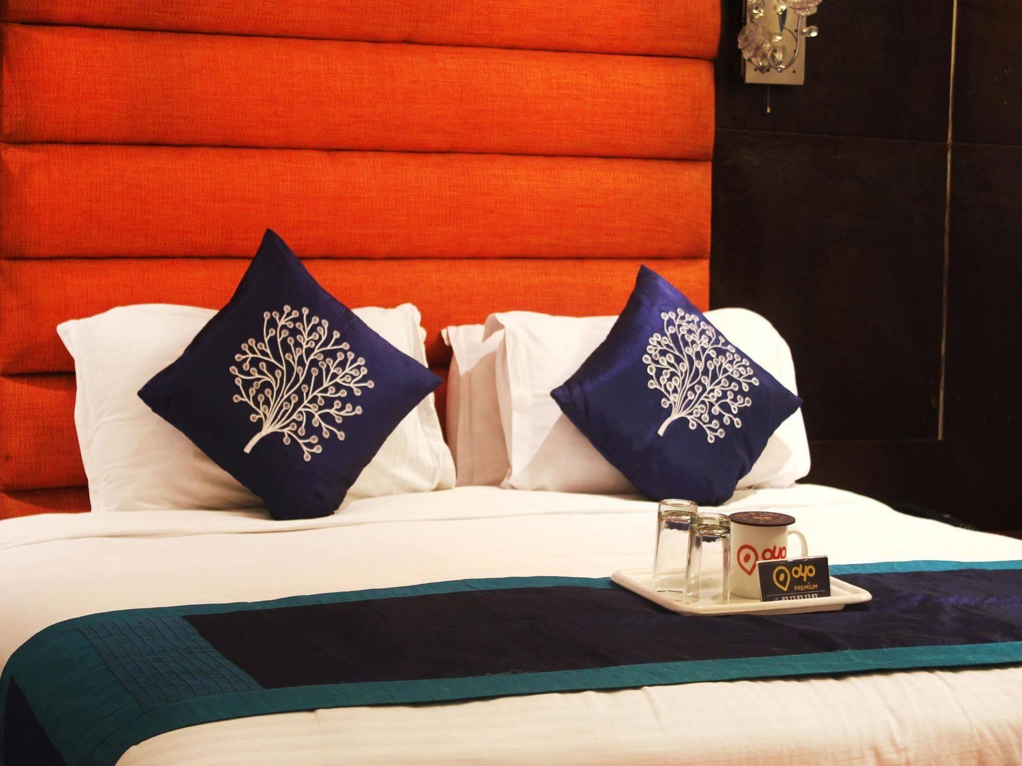 Hotel Rajmandir Faridabad Eksteriør bilde