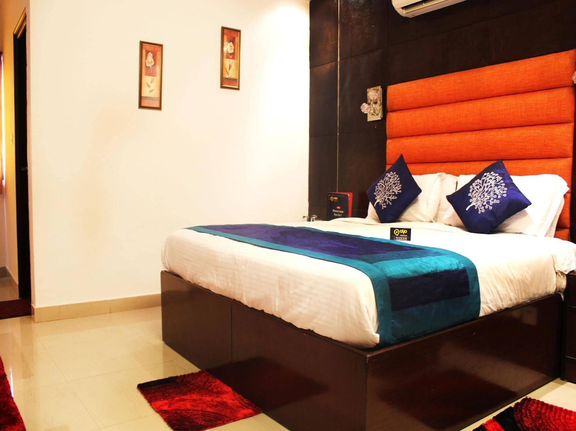 Hotel Rajmandir Faridabad Eksteriør bilde