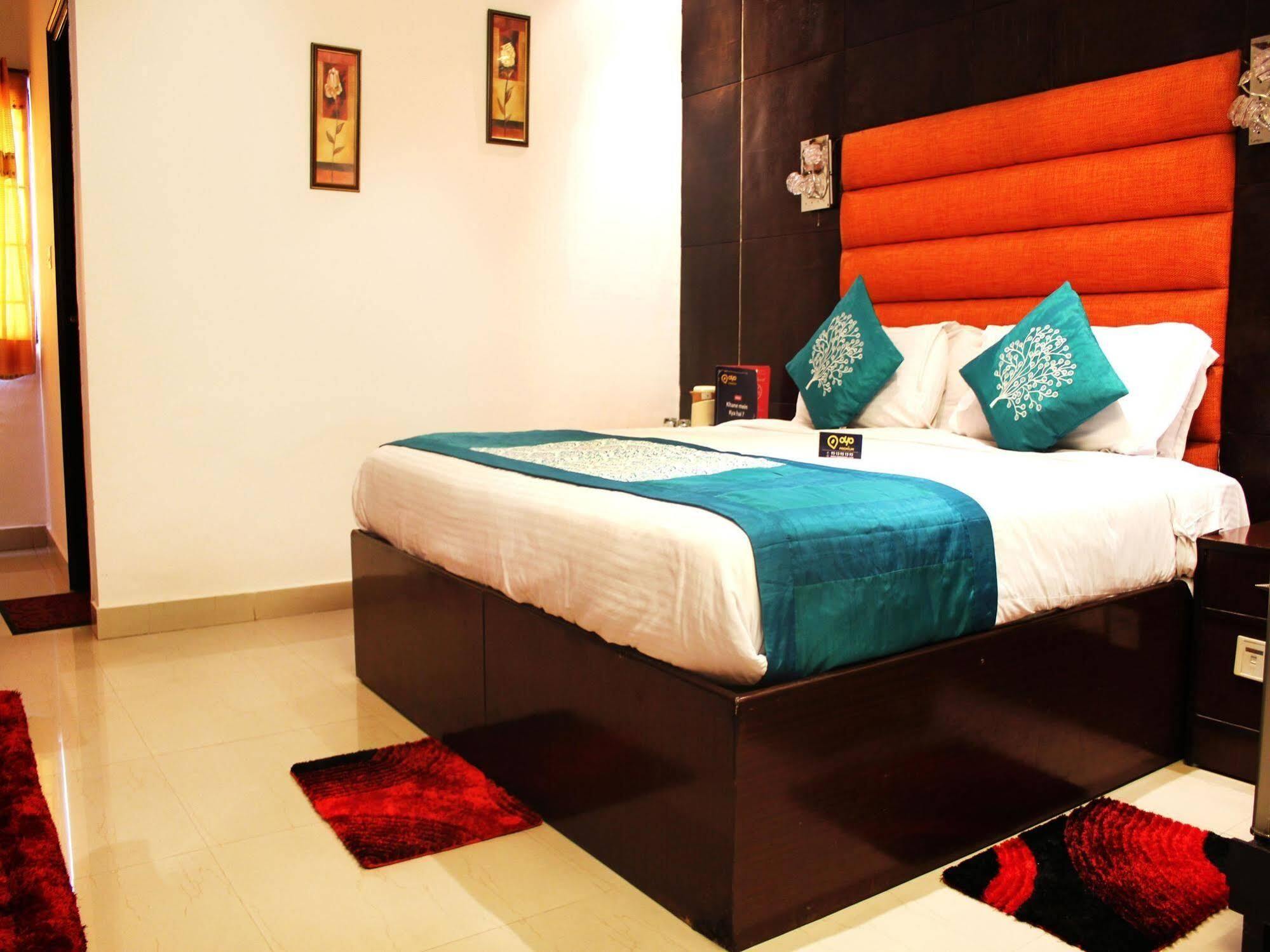 Hotel Rajmandir Faridabad Eksteriør bilde