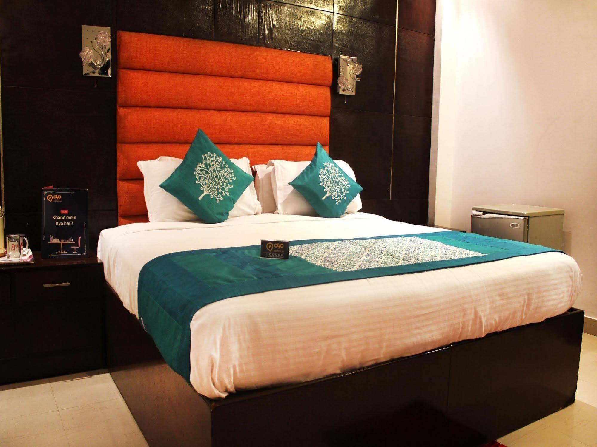 Hotel Rajmandir Faridabad Eksteriør bilde